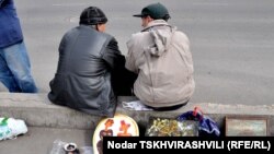 По данным Международной организации труда, уровень безработицы в Грузии в прошедшем году составил 14,4%, что является одним из самых высоких показателей на пространстве бывшего СССР. Худший показатель только у Армении – 18,6%
