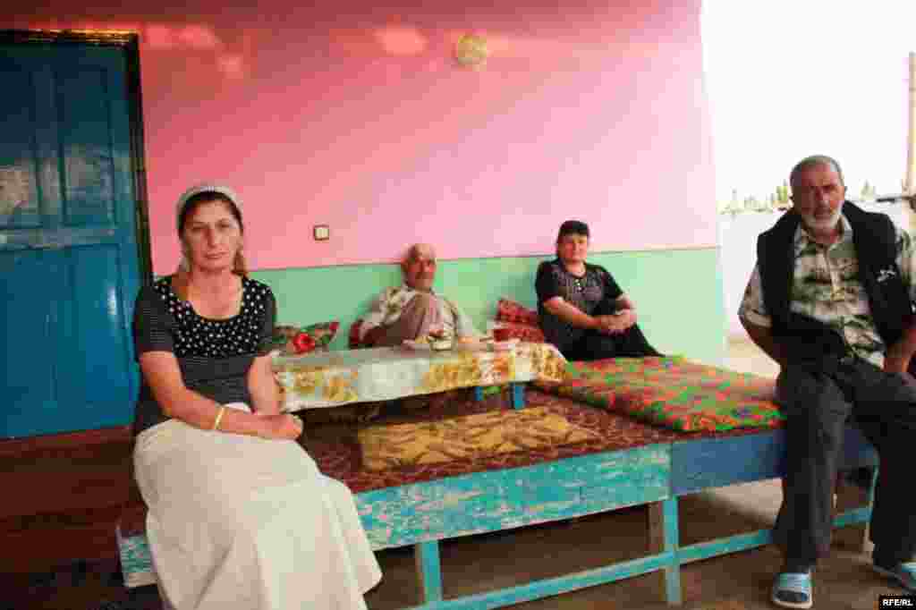 Sürgündə yaşayanlar #8