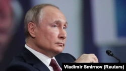 Володимир Путін на Петербурзькому міжнародному економічного форумі 4-го червня