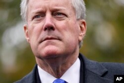 Fostul șef al staff-ului președintelui Trump, Mark Meadows, a furnizat membrilor comitetului care investighează asaltul asupra Capitolului din 6 ianuarie 2021, nouă mii de documente și înregistrări. După care nu s-a mai prezentat la audieri.