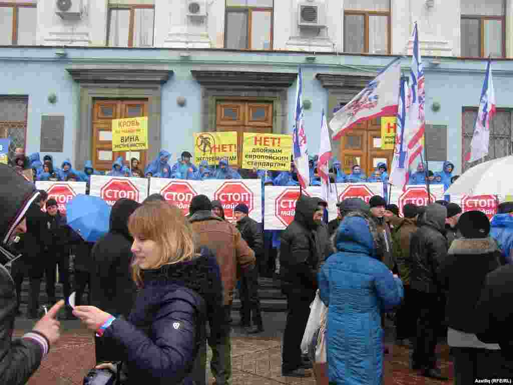 Акмәчәттә&nbsp;&quot;Русское единство&quot; фиркасе оештырган митинг