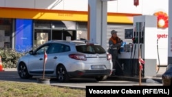 Importatorii de produse petroliere din R. Moldova sunt de acord să creeze „stocuri de urgență”, dar spun că termenul anului 2034 nu este realist