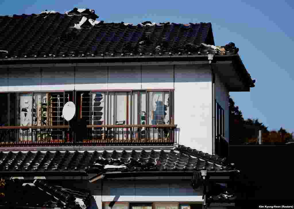 Elhagyatott ház Namiéban, Fukusima tartományban.