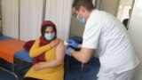 Počela vakcinacija izbeglica u prihvatnim centrima u Srbiji