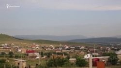 «В радості й горі допомагати»: кримські татари будують будинок для родини заарештованого Абдурахманова (відео)