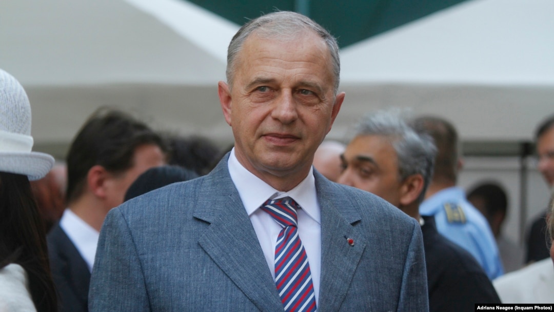 Mircea Geoană a intrat în diplomație odată cu 1990, iar cea mai înaltă funcție pe care o atinsese în acest domeniu până acum era cea de ministru de externe, între 2000 și 2004.
