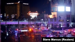 Las Wegasyň polisiýasy we tiz kömek işgärleri 