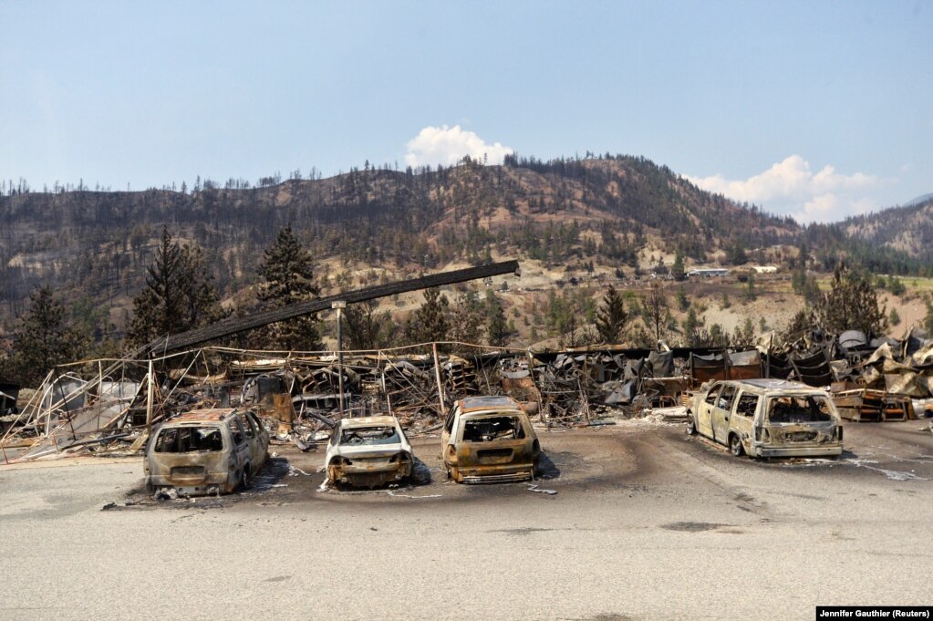 Vetura të djegura nga një zjarr i egër më 30 qershor, në një vend parkimi, në Liton të provincës së Kolumbisë Britanike, në Kanada. (9 korrik)