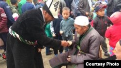 Кадамжайдагы жумуртка кагыштыруу оюну. 1-май, 2018-жыл.