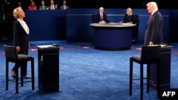 Hillary Clinton və Donald Trump 2-ci debatda, 9 Okt, 2016