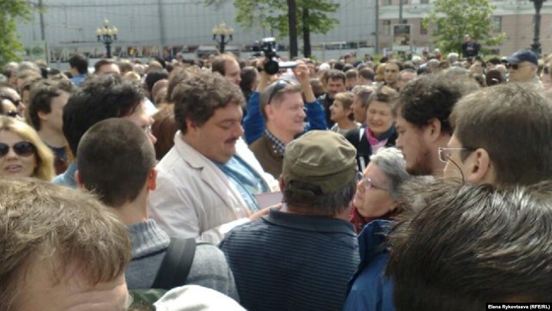 Дмитрий Быков, жаждущий лидера