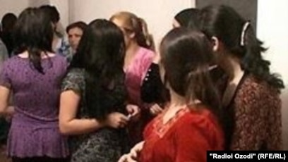 Есектегі ұзын әтештер