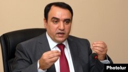 Armenia - Orinats Yerkir party leader Artur Baghdasarian gives a press conference in Yerevan, 25Apr2014.