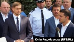 Олександр Бондаренко (ліворуч) та Володимир Зеленський