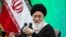 یکی از بزرگ‌ترین موقوفات استان خراسان در حالی به امام جمعه مشهد واگذار شده که او همواره مشکلات معیشتی مردم را کم‌اهمیت جلوه می‌دهد