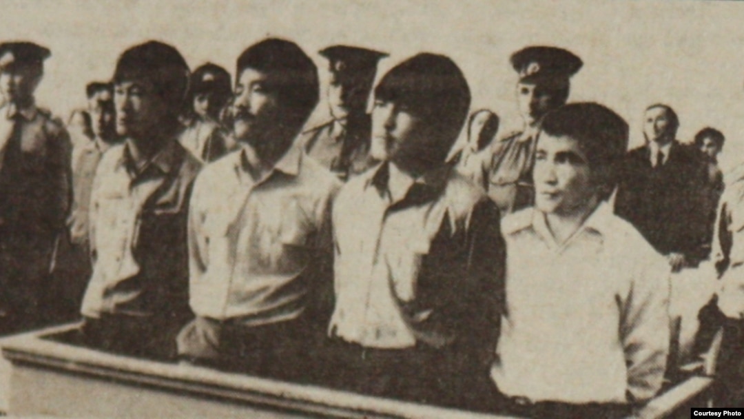 Ақ шұлық секс