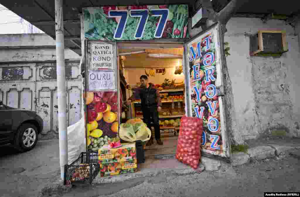 Məhəllə sakinləri deyir ki, Kubinkada elə adamlar olub ki, adları ilə məşhur olub. "777" adı da üç qardaşın birliyini göstərir bu məhəllədə