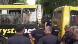 В Тбилиси противники ЛГБТ столкнулись с протестующими против власти. Чем это закончилось?