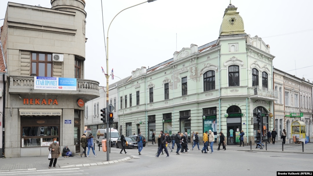 Pešačka zona u centru Kragujevca u kojoj se nalaze brojna stara zdanja. Neke od zgrada sagrađene su pre više od sto godina