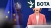 Presidentja e Komisionit Evropian, Ursula von der Leyen, mban fjalim në Komisionin Evropian në Bruksel më 27 shkurt.
