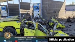 Газ қуйиш шохобчасида портлаган NEXIA автомобили (Қашқадарё вилоят ИИБ фотоси)