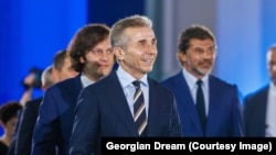 "ქართული ოცნება" ოპოზიციურ პარტიებს არაკონსტიტუციურად გამოცხადებას უპირებს, ხოლო მათთან დაკავშირებულ ადამიანებს - პოლიტიკურ საქმიანობას სამუდამოდ უკრძალავს.