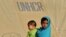 Дівчина–утікач з дитиною із регіону Сват. 25 травня 2009 р.