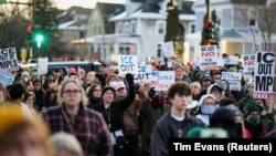 Эътирози сокинони Миннеаполис аз кушта шудани зани 37-сола. 7 январ