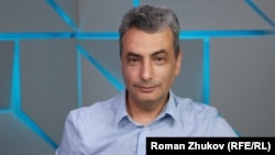 Lev Shlosberg is one of the best-known figures in the liberal Yabloko party and a regional lawmaker who has openly criticized the Russian government for years.