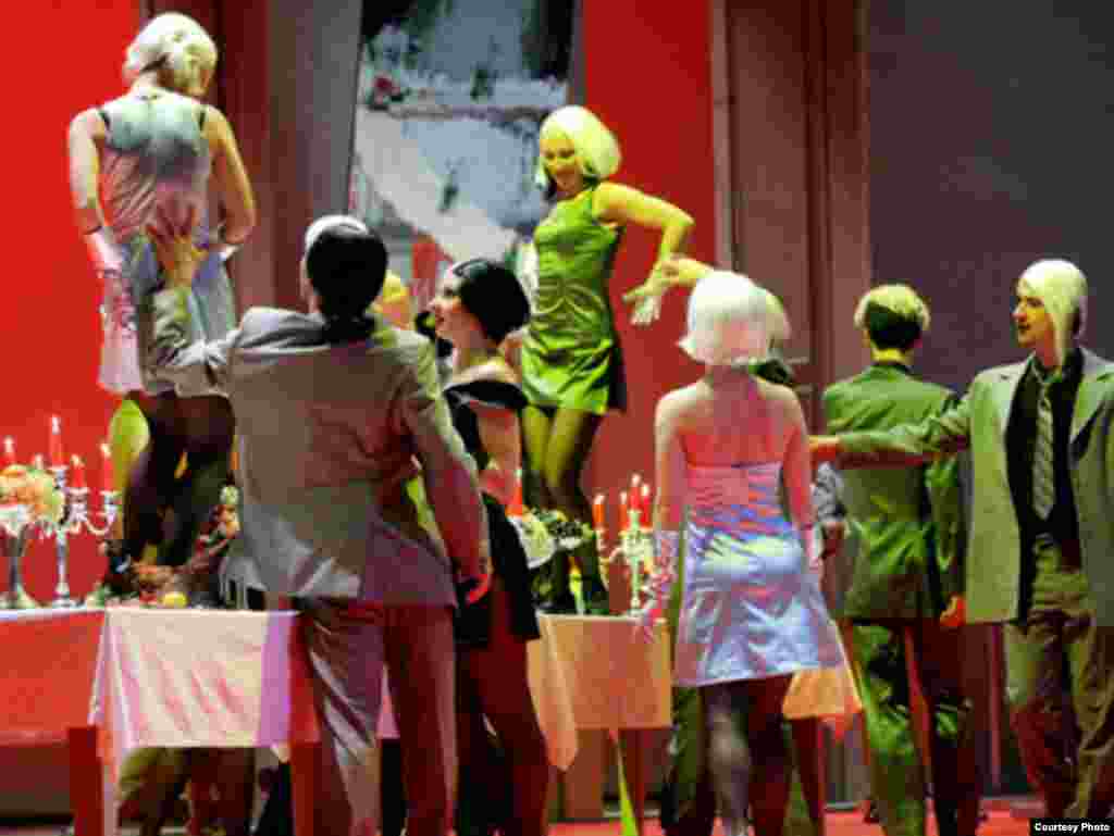 Scenă de bal la familia Gremin - Evgeny Onegin, A. Serban, Narodni Divadlo, Mar2009