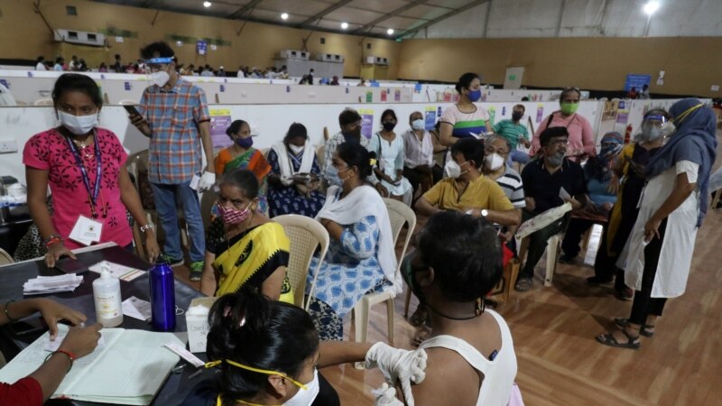 هند کې ۶۰۰ میلیونه مشرانو ته د کرونا د واکسین ورکړه ستونزمنه شوې