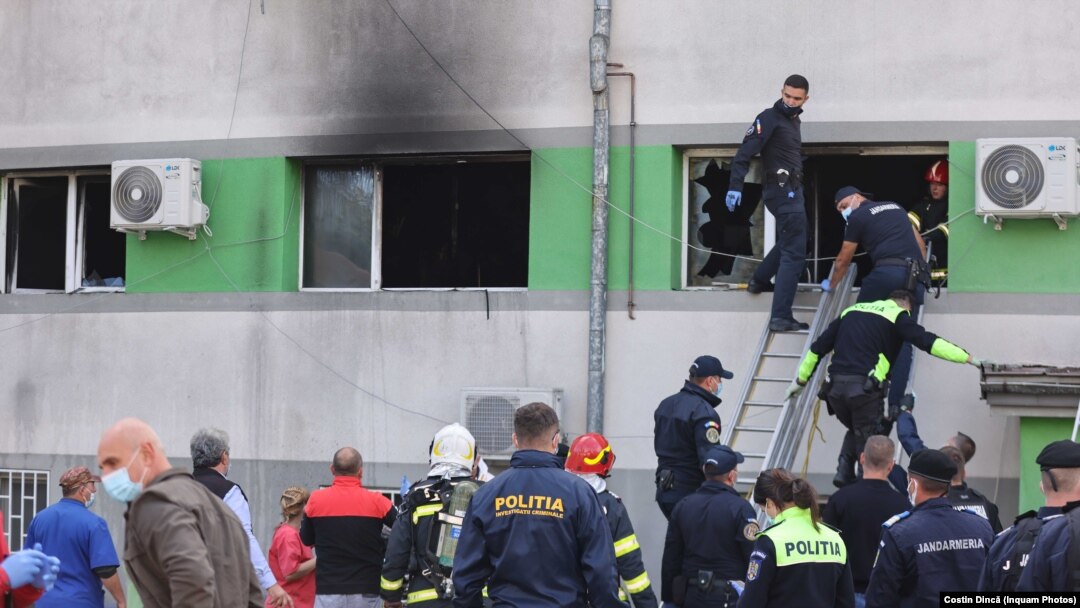 În mai multe spitale din România au izbucnit incendii în ultimii ani. Sistemul sanitar are nevoie urgență de spitale noi, care să nu mai pună în pericol viața pacienților.