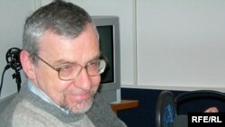 «Я не вижу других более или менее мощных социальных и культурных движений, которые этому бы противостояли. Такое гниющее состояние, видимо, на ближайшее время нам и предстоит»