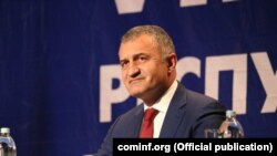 ე.წ. სამხრეთ ოსეთის რესპუბლიკის დე ფაქტო პრეზიდენტი ანატოლი ბიბილოვი