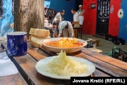 Volonteri pripreme oko 600 obroka dnevno