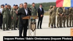 Nicolae Ciucă védelmi miniszterként beszél a katonákhoz 2021. augusztus 21-én