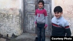 Xагани Аббасов переселенец из Агдама. У него двое детей.