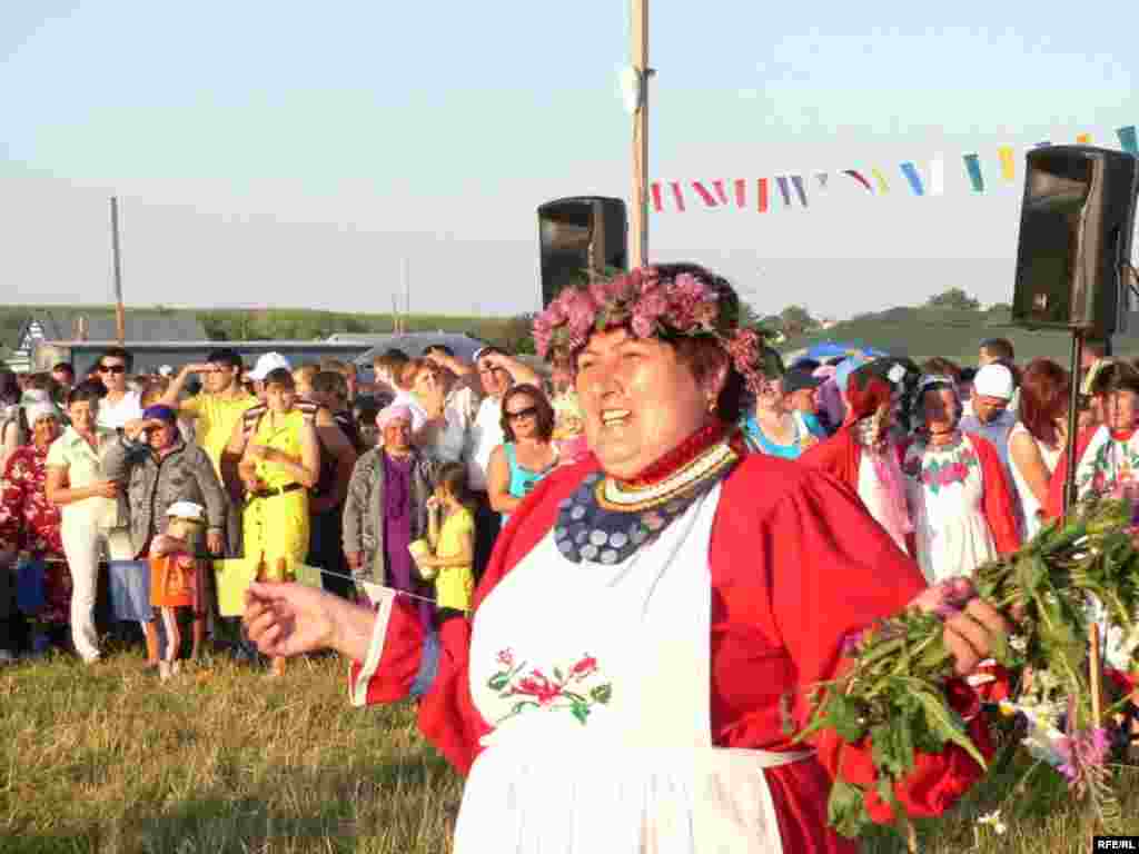 Питрау мәйданнарын мең урадым, сездәй асылларны ай күрмәдем