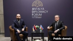 A meeting between Armenian Foreign Minister Ararat Mirzoyan and Azerbaijani Foreign Minister Jeyhun Bayramov within the framework of the Antalya Diplomatic Forum, April 12, 2025.