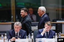 Президент України Володимир Зеленський з президентом Європейської ради Антоніу Коштою під час саміту ЄС у Брюсселі, Бельгія, 18 грудня 2025 року