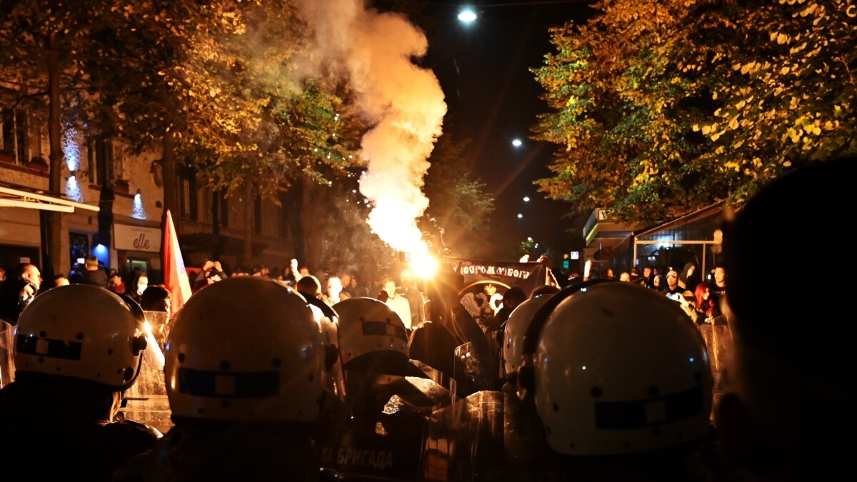 Serbian Nationalists Try To Disrupt Kosovo Culture Festival In Belgrade