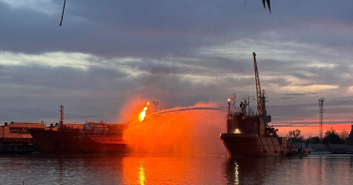 На судні в порту Ізмаїла ліквідували пожежу. Жителі сусіднього села в Румунії почали повертатися після евакуації