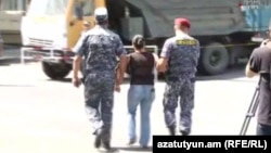 Armenia - Riot police detain protesters in Yerevan's Erebuni district, 27Jul2016.