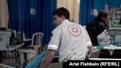 Izraelski medicinski centar Šeba prebacio je svoje operacije pod zemlju u do sada nezabilježenom obimu, nakon upozorenja nadležnih.