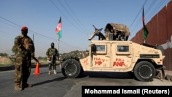 تصویر آرشیف: یک پوسته سربازان اردوی افغانستان در نزدیکی شهر کابل 