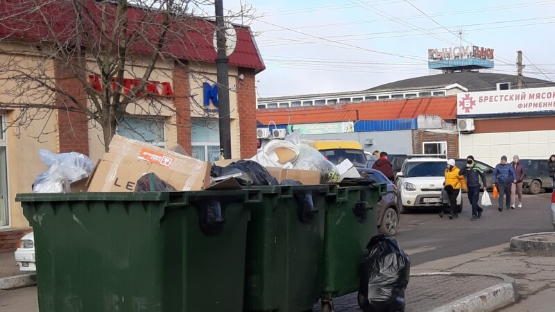 Власти Керчи объяснили, из-за чего возникли проблемы с вывозом мусора