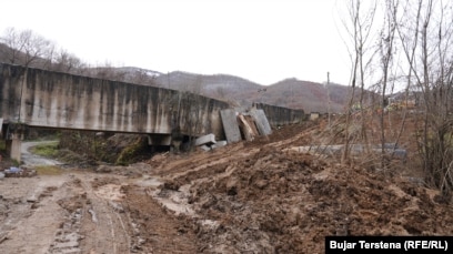 Vendi ku u dëmtua kanali i ujit Ibër - Lepenc i fotografuar më 2 dhjetor.