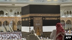 Kjo hapësirë në qendër të Xhamisë së Madhe në Mekë, konsiderohet vendi më i shenjtë në botë, sipas Islamit.