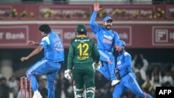 د هند او جنوبي افریقا کرکټ ټیمونه درېيمه لوبه په هماچل پردېش کې کوي. انځور له ارشيفه.