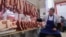 Бішкектің Ош базарындағы ет саудасы